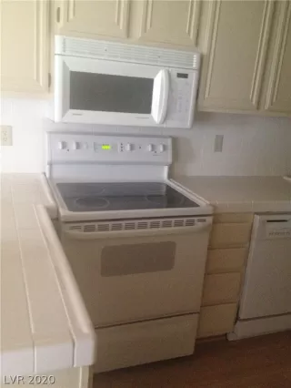 Photo #3: 2250742 Listing 