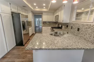 Photo #1: 2250756 Listing 