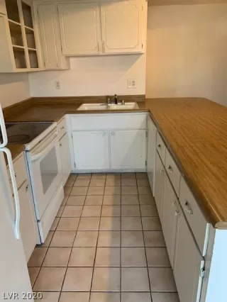 Photo #3: 2250846 Listing