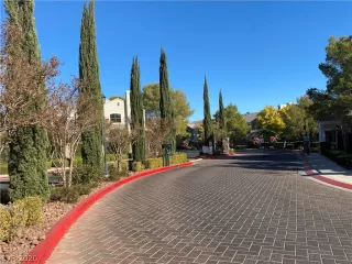 Photo #5: 2250912 Listing