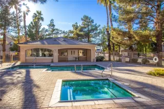 Photo #5: 2250933 Listing