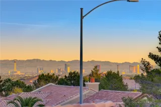 Photo #5: 2250938 Listing