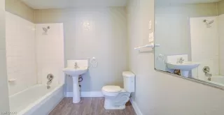 Photo #5: 2250943 Listing 