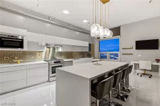 Photo #4: 2250984 Listing