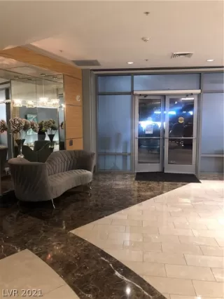 Photo #5: 2251004 Listing