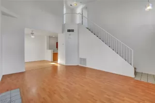 Photo #4: 2251049 Listing 