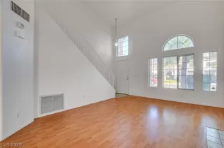 Photo #5: 2251049 Listing 