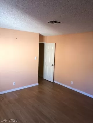 Photo #3: 2251098 Listing