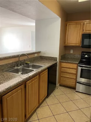 Photo #5: 2251161 Listing