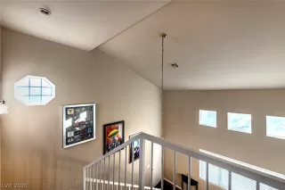 Photo #5: 2251194 Listing