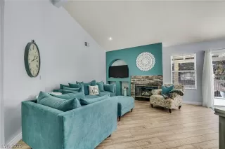 Photo #2: 2251255 Listing
