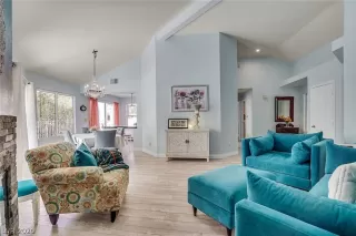 Photo #4: 2251255 Listing