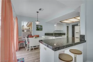 Photo #6: 2251255 Listing