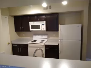 Photo #5: 2251364 Listing