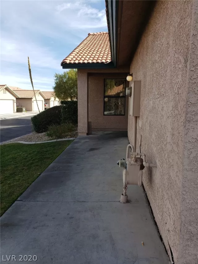 MLS: 2251392 Condo For Sale