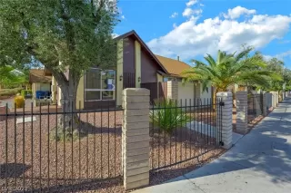 Photo #4: 2251415 Listing