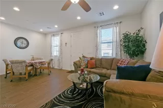 Photo #4: 2251561 Listing