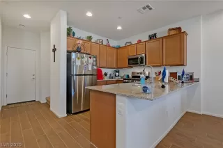 Photo #5: 2251561 Listing