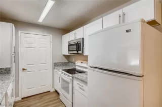 Photo #2: 2251655 Listing