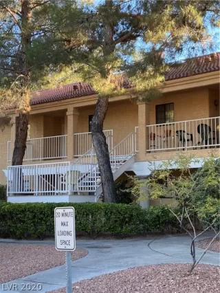 Photo #3: 2251682 Listing