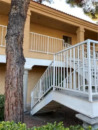 Photo #4: 2251682 Listing