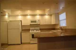 Photo #3: 2251756 Listing 