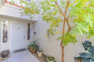 Photo #1: 2251759 Listing 