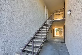 Photo #4: 2251819 Listing 