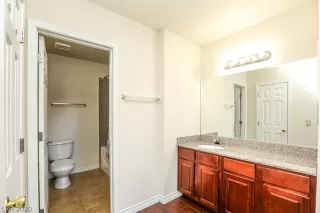 Photo #5: 2251819 Listing 