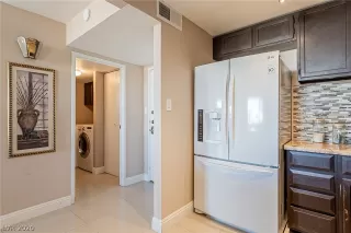 Photo #4: 2251864 Listing