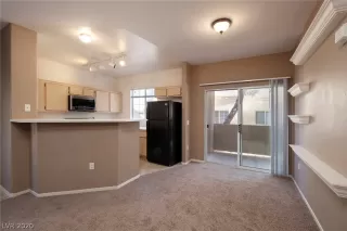 Photo #6: 2251881 Listing