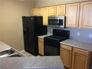 Photo #5: 2251906 Listing 