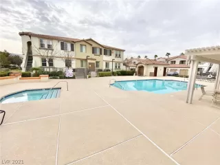 Photo #4: 2251944 Listing 