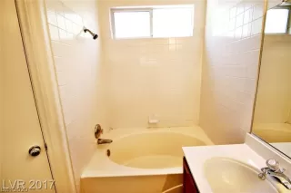 Photo #6: 2251966 Listing 