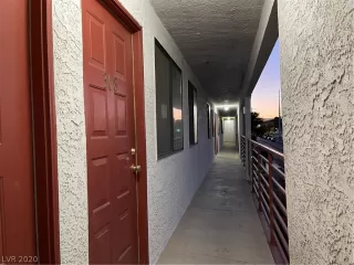 Photo #3: 2251975 Listing