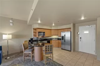 Photo #5: 2252039 Listing