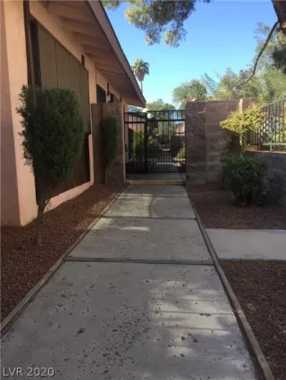 Photo #2: 2252043 Listing