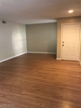 Photo #2: 2252076 Listing 