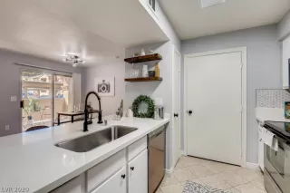 Photo #4: 2252077 Listing 