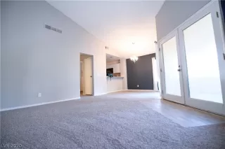 Photo #2: 2252088 Listing