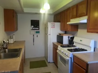 Photo #2: 2252101 Listing