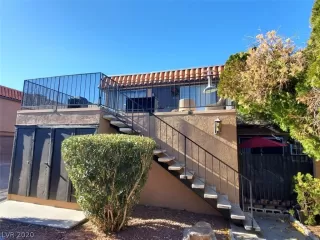 Photo #3: 2252101 Listing