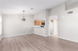 Photo #3: 2252142 Listing