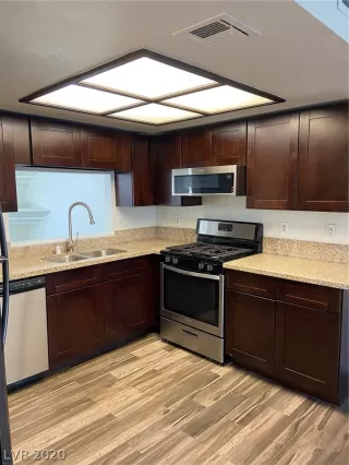 Photo #4: 2252144 Listing 