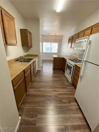 Photo #3: 2252148 Listing 