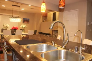 Photo #4: 2252223 Listing