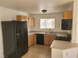 Photo #5: 2252228 Listing