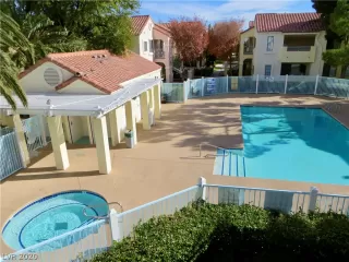 Photo #1: 2253411 Listing