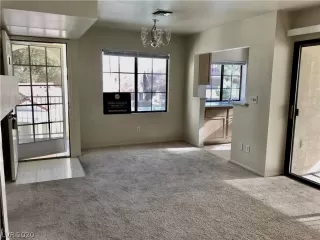 Photo #5: 2253411 Listing