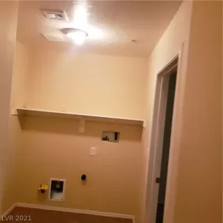 Photo #5: 2253517 Listing